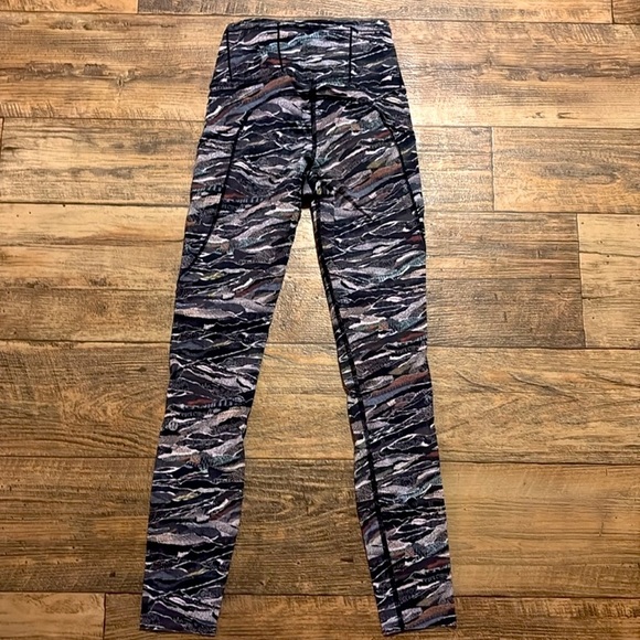 Lululemon Fast & Free 7/8 Tight | Size 2 - Picture 1 of 5